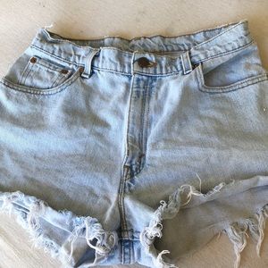 Levi high waisted shorts light wash vintage